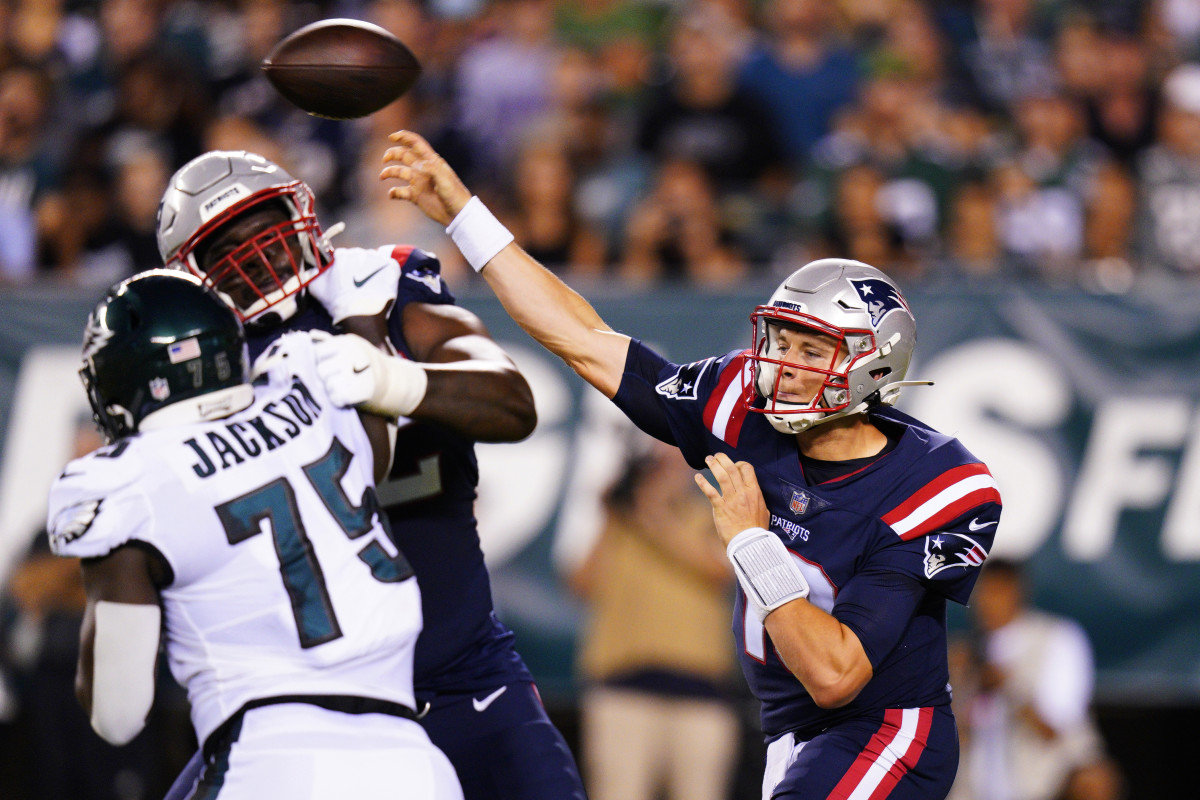 Patriots - Mac Jones Eagles